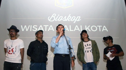 Slank dan Gubernur DKI `Nobar` bersama Pengunjung Wisata Balai Kota